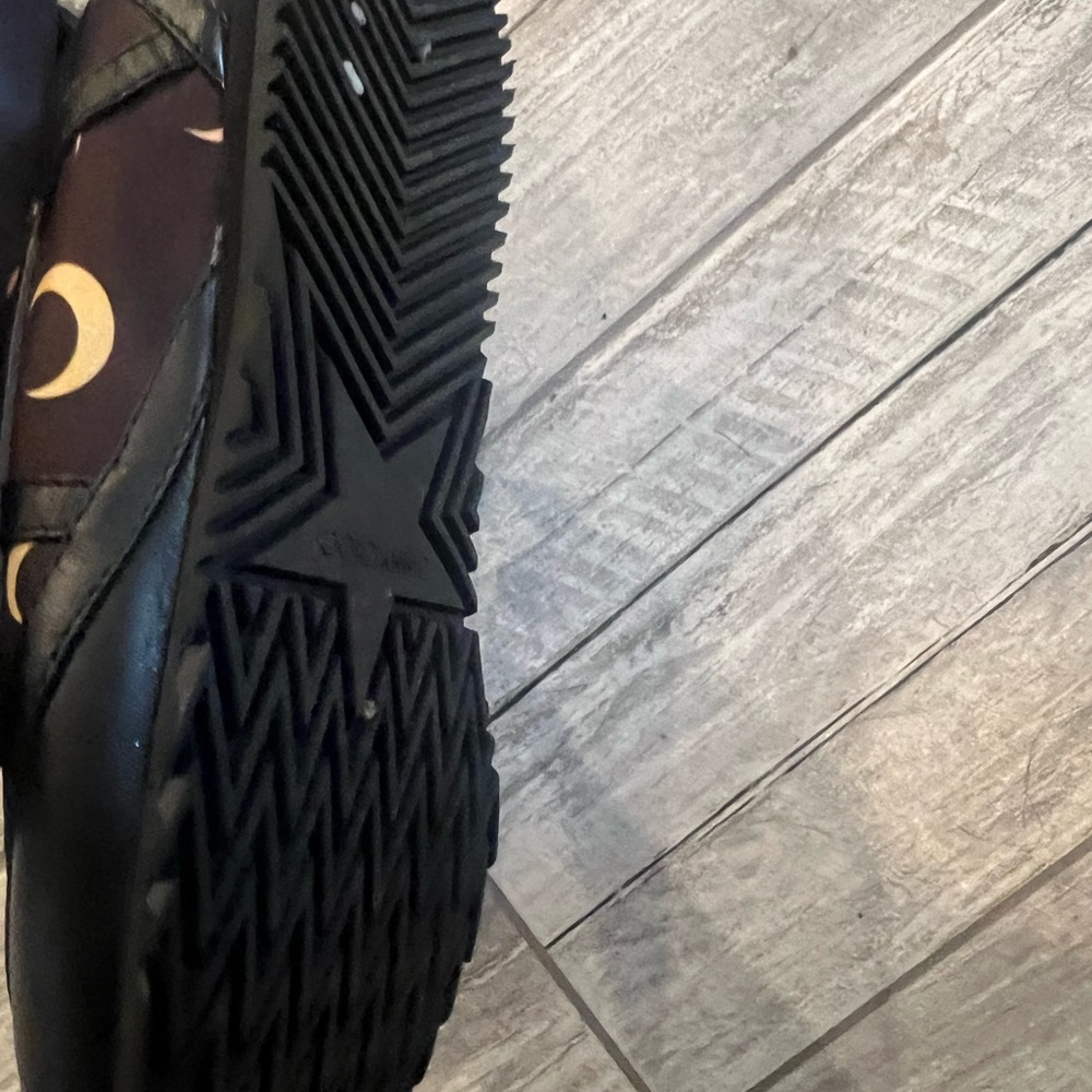Like New Authentic - Picture 3 of 3
